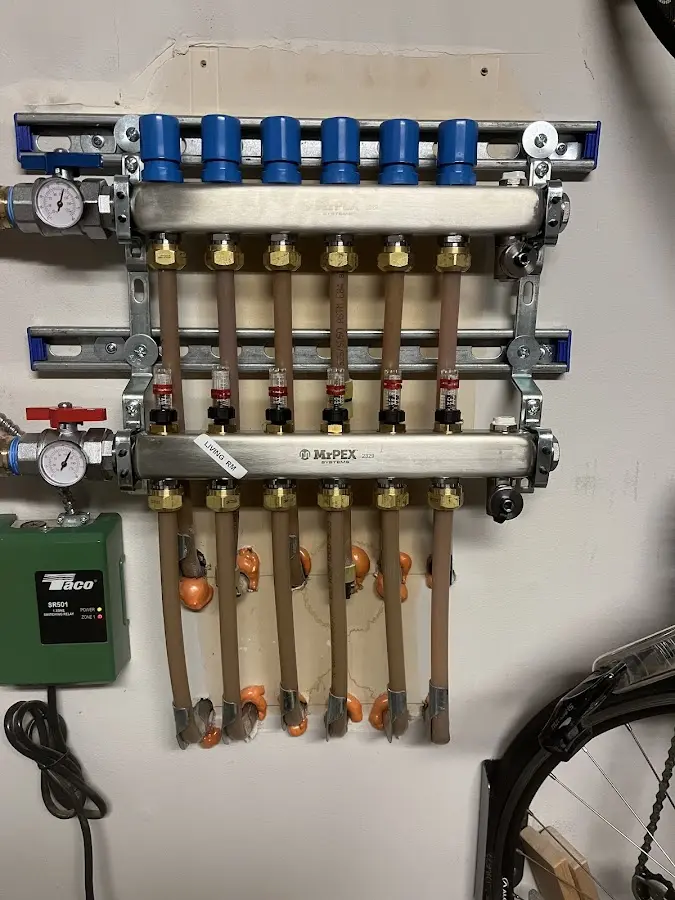 Plumber performing Leak Detection at a residential property in Altadena